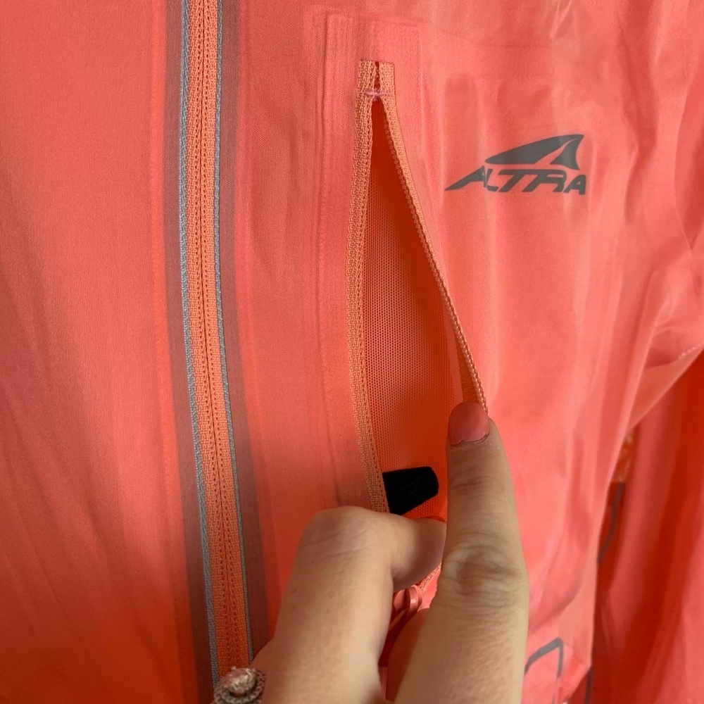 NWOT Altra Peach Packable Half Zip Pullover Jacket - Picture 7 of 9
